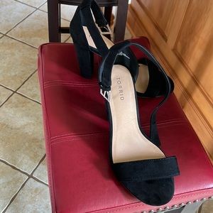 Torrid black crushed velvet chunky heels